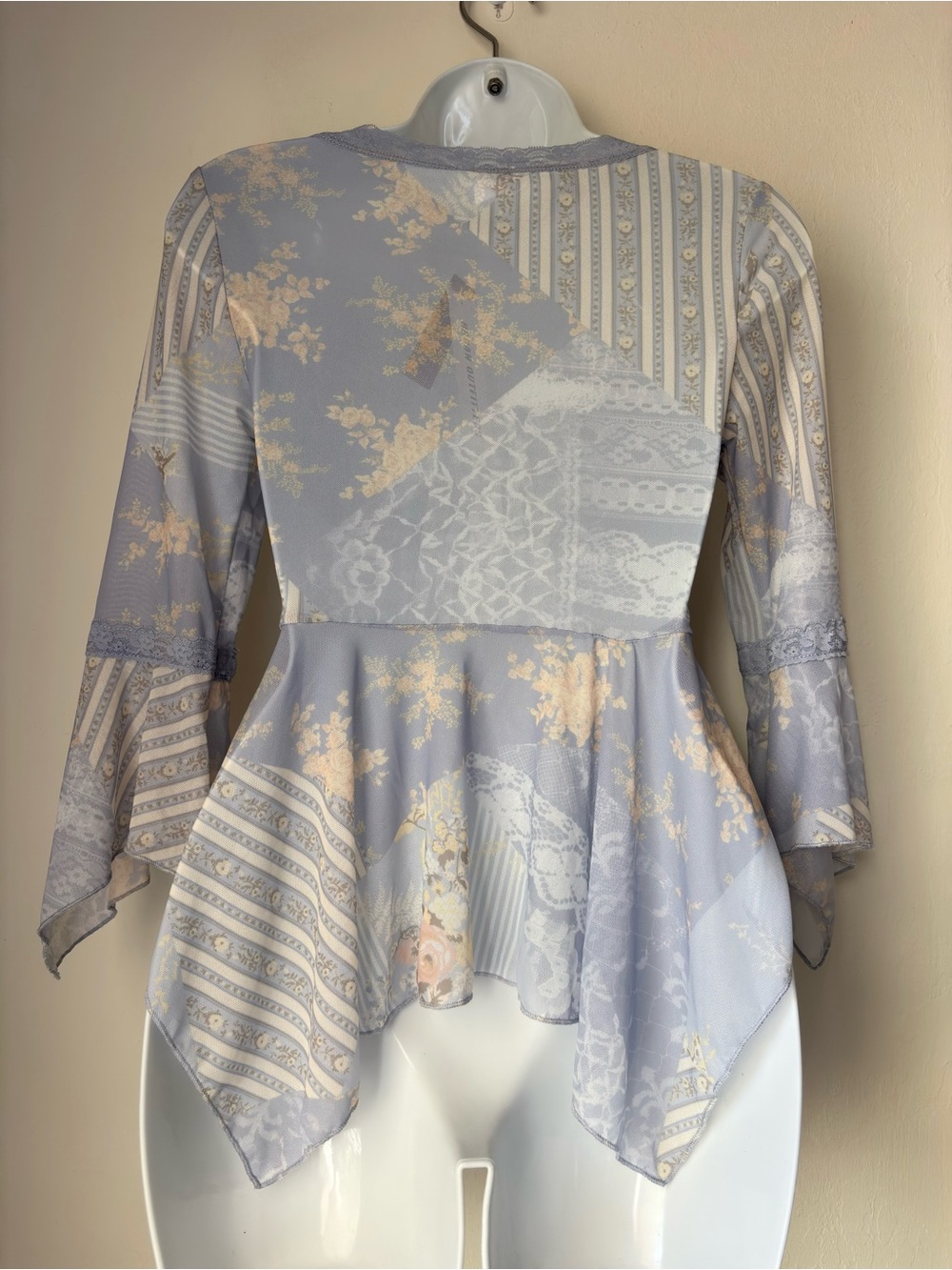 Urban Outfitters Kimchi Blue Sybil Witchy Mesh Top Size Medium NEW Fairy Sheer - Picture 7 of 13